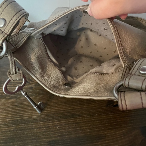 Fossil Maddox leather turn lock crossbody tan - Picture 6 of 8